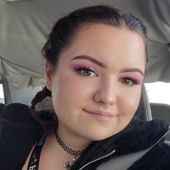 Meet your Posher, Jennifer - Picture 1 of 1